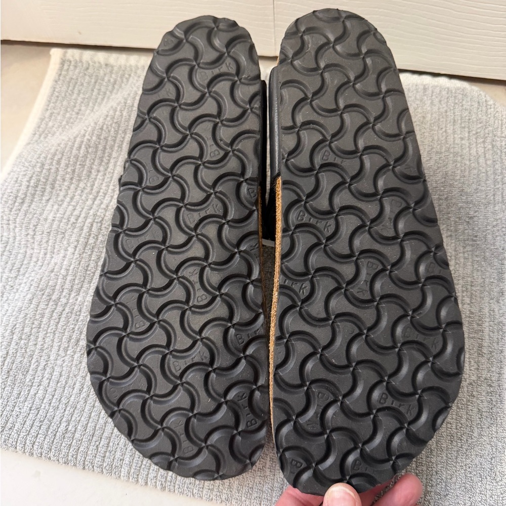Birkenstock Black Gizeh Style Leather Thong Sandals - Picture 6 of 9